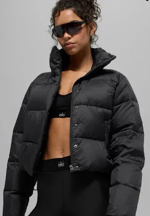 ALO Yoga NWT Gold Rush Puffer Jacket Full Zip, zipper pocket, very warm Black L thumbnail 1