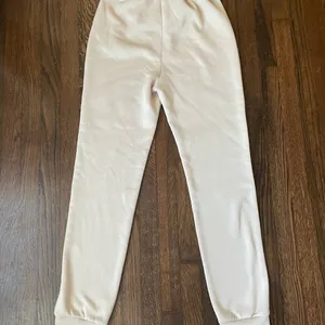 Amazon beige sweatshirt/pants set thumbnail 15