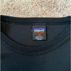 Patagonia black long sleeve shirt size XS thumbnail 4