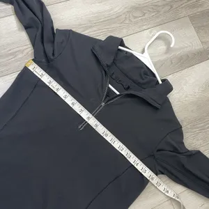 Lululemon Quarter-Zip Pullover Sweater fitted mens Black (size 6) athleisure gym thumbnail 2