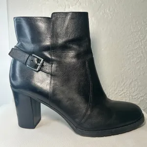 Lauren‎ Ralph Lauren Cabrey 7.5B Black Leather Ankle Boots Block Heel Zip Buckle thumbnail 1
