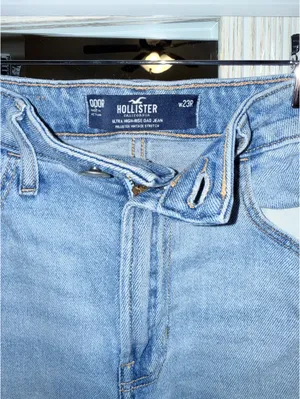 Hollister Distressed Dad Jeans Ultra High-Rise thumbnail 2