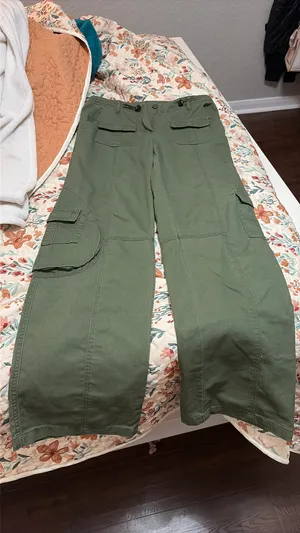 Brandy Melville Green Pants Cargo thumbnail 3