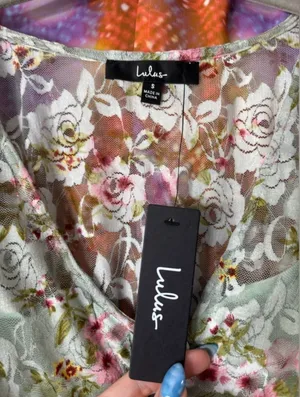Lulu’s Floral Blouse ✨ thumbnail 5