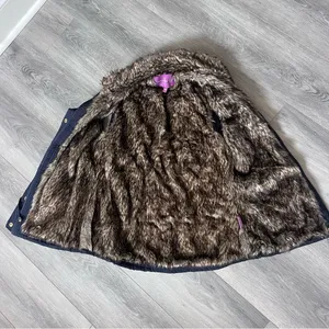 Navy faux fur lined puffer vest with gold detail Small thumbnail 7