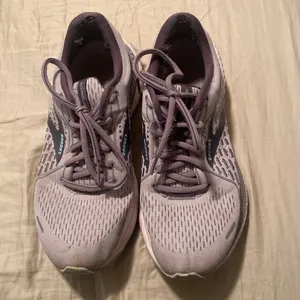 Brooks Adrenaline GTS 21 Running Shoe thumbnail 2