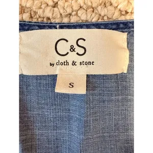Cloth & Stone Anthropologie Smocked Waist Blouse Tencel Denim Chambray Top S thumbnail 5