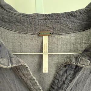 Free people shirt‎ women's size XS love, her madly, gauze, oversized shirt, blue thumbnail 5