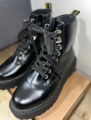 Boutique Ankle boots in black✨ thumbnail 1