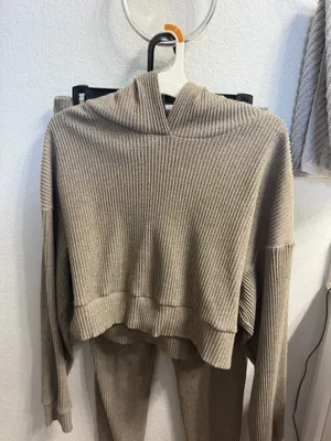 Alo Muse Yoga Set Ribbed thumbnail 3