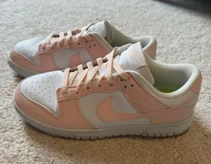 Women’s Nike Dunk thumbnail 1
