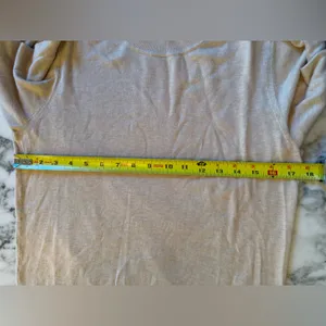 EUC QUINCE Lightweight Cotton Cashmere Crew Sweater - small hole customer return thumbnail 5