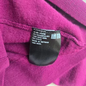 Uniqlo Womens 100% Wool Turtleneck Sweater‎ Magenta Pink Long Sleeve Medium thumbnail 4