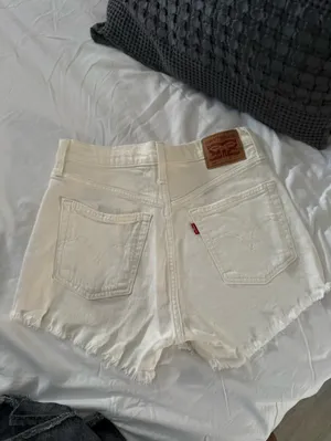 Levi’s 501 Original Cut Off Shorts White Size 26 thumbnail 5