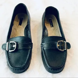 Thom McAn Black Leather Slip On Loafers Size 5.5 Professional Work Flats thumbnail 2