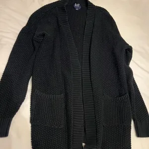 GAP Classic knit cardigan with pockets thumbnail 1
