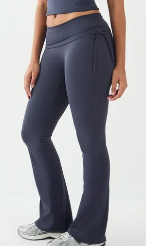 Boohoo - Blue DSGN Studio Ultra Sculpt Ruched Side Flared Legging thumbnail 1