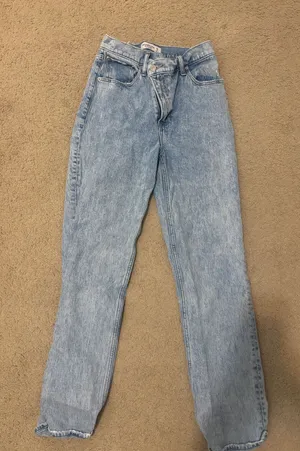 Abercrombie Jeans 90s Ultra High-Rise Straight thumbnail 1