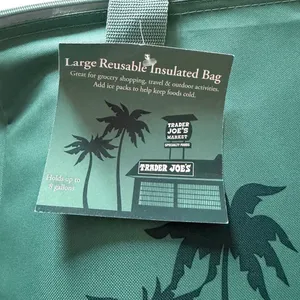 Trader Joe's Large Green Insulated Tote Bag thumbnail 2