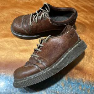 Vintage Dr. Martens Brown Leather Wingtip Oxfords size 6 air ware preppy grunge thumbnail 1