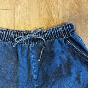 Vintage High Waisted Elastic Waist Denim Shorts Medium Wash Blue Cotton S M thumbnail 2