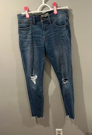 Madewell 9" Mid-Rise Skinny Jeans in Frankie Wash: Torn-Knee Edition thumbnail 14