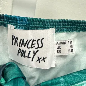 Princess Polly Satin Floral Halter Knot Front Crop Top Size 6 Garden Party thumbnail 4
