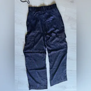 Lucy in the Sky, Navy Blue,Gold Striped Wide Leg Pants Two piece Set Sz S thumbnail 4