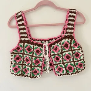 Anthropologie Maeve Boho Retro Reversible Granny Square Festival Floral crotchet crop top OS thumbnail 6