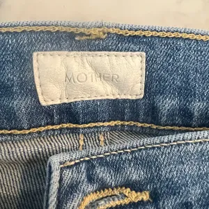 Mother Jeans The Seamed Swooner Hover Size 25 Blowing Kisses EUC thumbnail 10