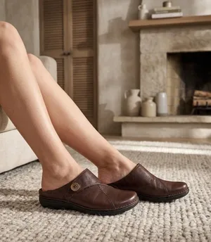 Clarks Un unstructured Un.Loop Leather Mules Clogs Shoes Brown Women's Sz 8 M EU thumbnail 1