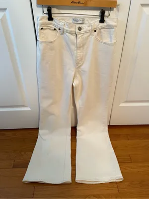 Abercrombie & Fitch The Vintage Flare High Rise Jeans in Cream thumbnail 2