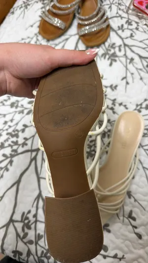 Cream Heels White Size 8.5 thumbnail 2
