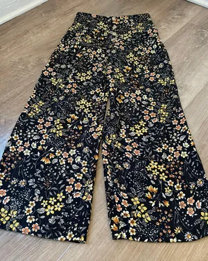 wide leg pants floral button detail boho women’s size XS thumbnail 9