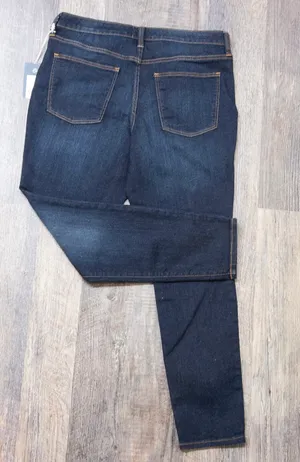 Mid-Rise Skinny Jeans thumbnail 5