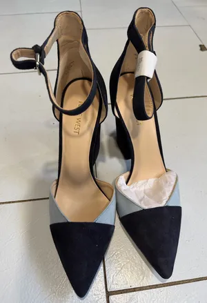 Tacones Nine West punta fina ankle strap negro gris talla 8M elegantes thumbnail 1