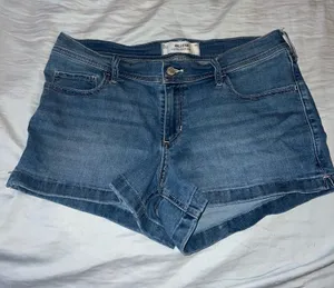 Hollister Shorts thumbnail 1
