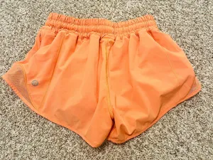 Lululemon Hotty Hot Short 2.5” thumbnail 2