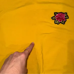 Yellow Crewneck Sweatshirt With Rose Patch Size undefined thumbnail 7