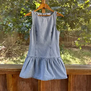 Le Lis Women's Denim Ruffle Hem Mini Dress Size M. NEW! thumbnail 4