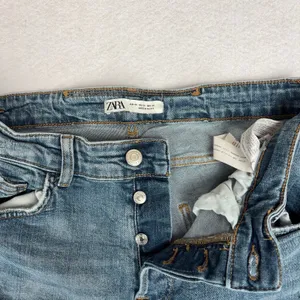ZARA Distressed Skinny Jeans Women's 34 Blue Curvy Mid Rise Button Fly Casual thumbnail 3