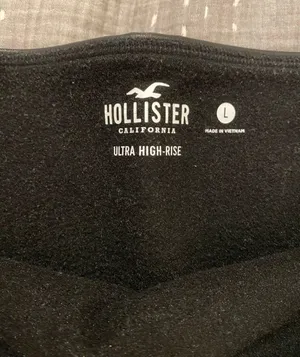 Hollister Ultra High-Rise Faux Leather Leggings thumbnail 4