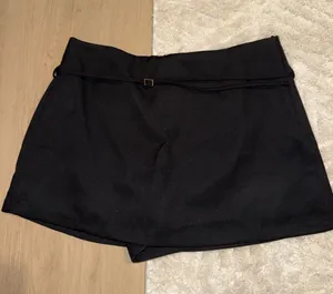 SHEIN Black Women's Skort with Slim Belt Detail thumbnail 1
