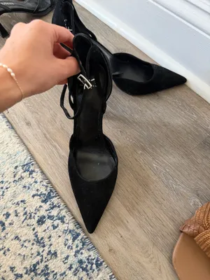 Marc Fisher Pointed Black Toe Heels thumbnail 3