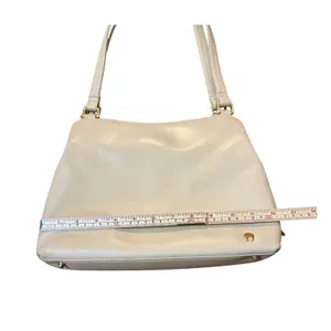 Etienne Aigner Cream Leather Shoulder Bag Gold Hardware Triple Compartment Purse thumbnail 2