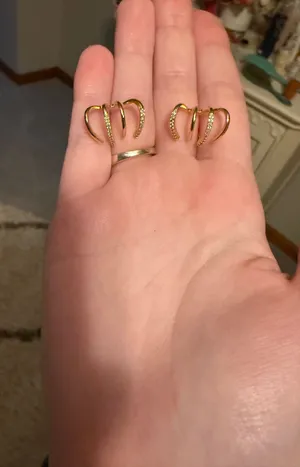 Gold Hug earings thumbnail 1