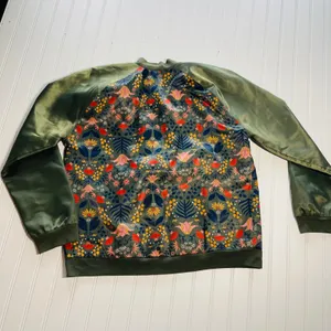 Francesca's Mi‎ Ami Floral Velvet Bomber Jacket Olive Green Satin Large NWOT thumbnail 7