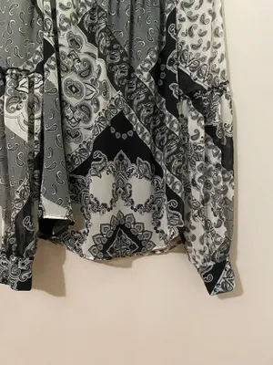Karen Kane Black & White Paisley Off-Shoulder Blouse thumbnail 4