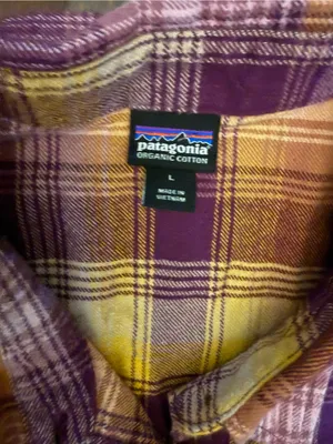 Patagonia Women's Long-Sleeved Organic Cotton Midweight Fjord Flannel Shirt L thumbnail 2