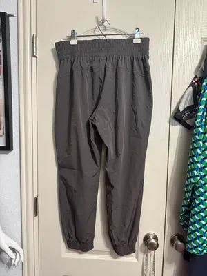 Halara Gray High Waist Hiking Joggers Pants Petite Minimalist Granola Lounge thumbnail 3